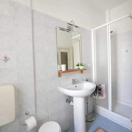 196 - A Casa Di Mary - Centro - 700m Dal Mare - Parcheggio Gratis Incluso Appartement Chiavari